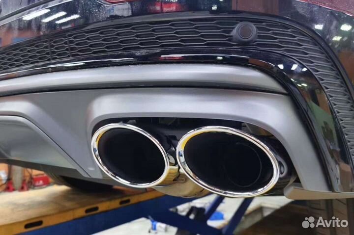 Диффузор заднего бампера Audi Q8 в стиле SQ8