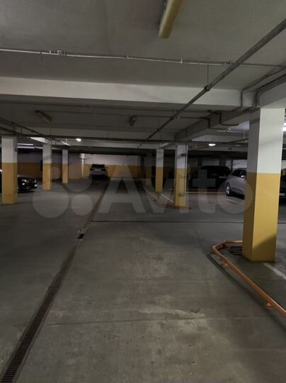 Машиноместо, 13 м²