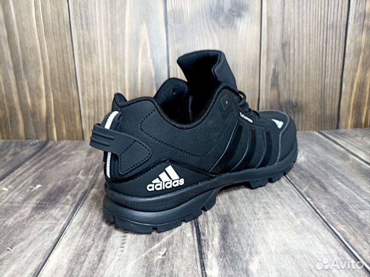 Кроссовки Adidas