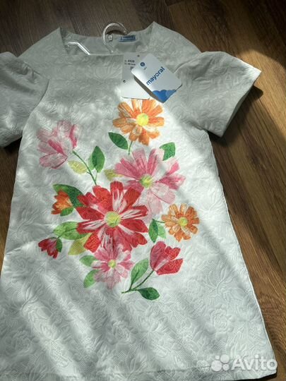 Новое платье mayoral 128