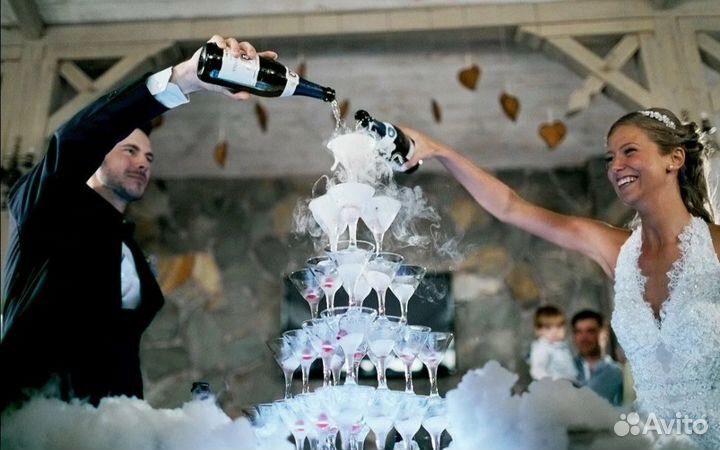 Горка (пирамида) из шампанского