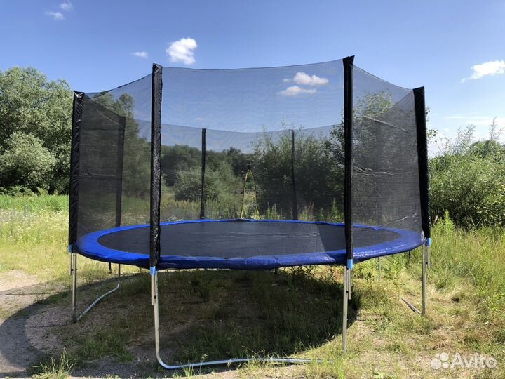 Батут с защитной сеткой Новый - в наличии