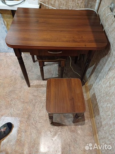 Мебель для кухни стол и стулья бу