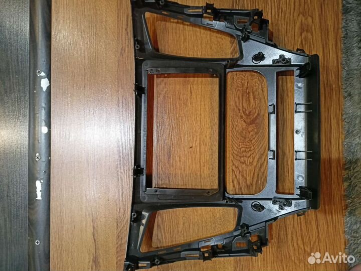 Рамка для 2 din магнитолы 9“ Pajero Sport 3
