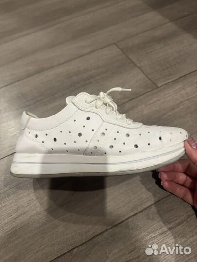 Женские кроссовки 38 размер