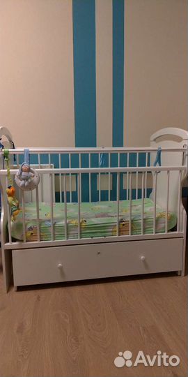 Детская кроватка-качалка с маятником + матрасом