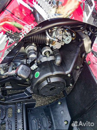 Квадроцикл grizzly 200 В красном цвете