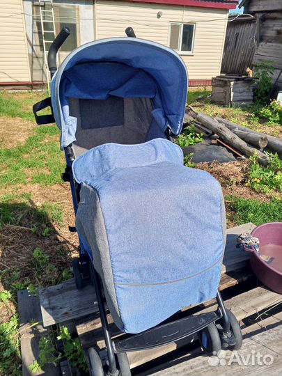 Прогулочная коляска трость