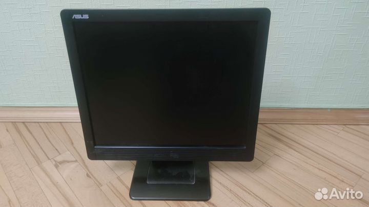 Монитор Asus 17