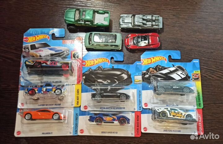 Hot wheels машинки