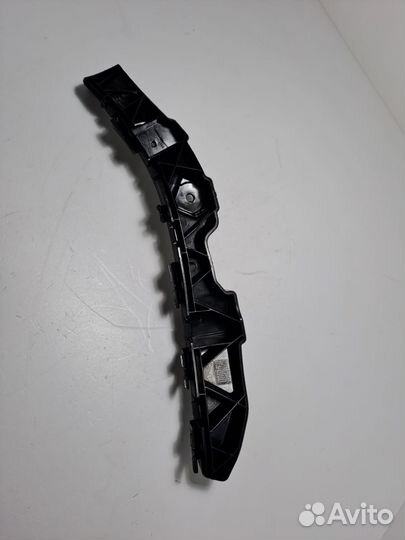 Кронштейн крепления бампера левый