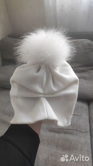 Шапка с натуральным помпоном женская
