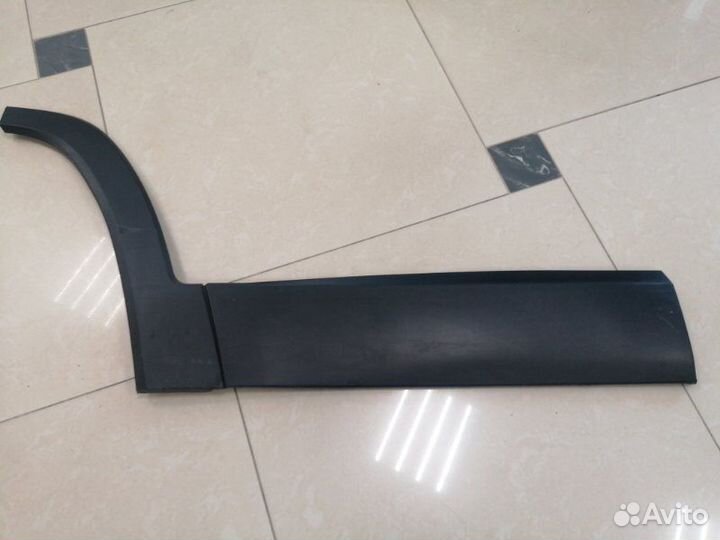 Молдинг двери задний правый Jeep Cherokee KL ED6