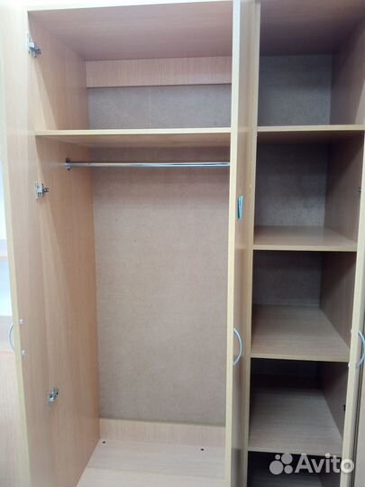 Офисный шкаф для одежды