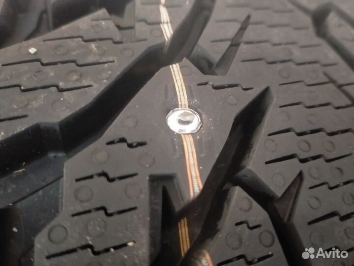 Nokian Tyres Hakkapeliitta 9 SUV 295/40 R21 111T