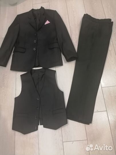 Костюм тройка