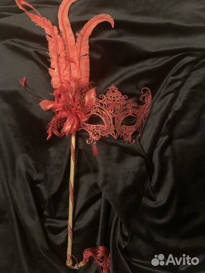 Маска карнавальная на палочке