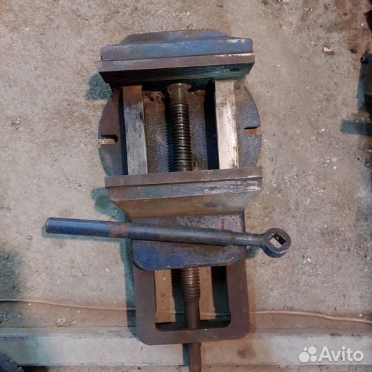 Тиски станочные 100мм,320мм(Новые