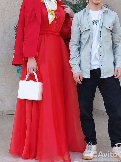 Вечернее платье