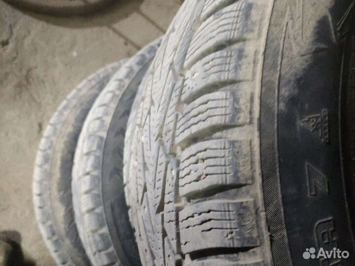 Nokian Tyres Hakkapeliitta 7 215/65 R16