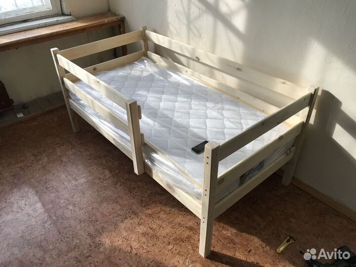 Детская кровать из массива сосны