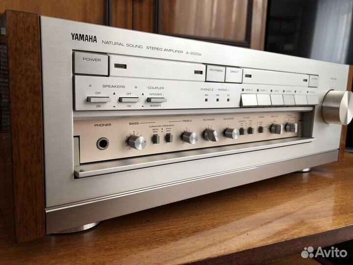Усилитель Yamaha A-2000a