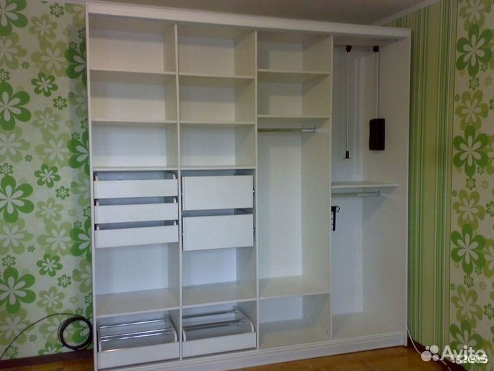 Шкаф двухстворчатый