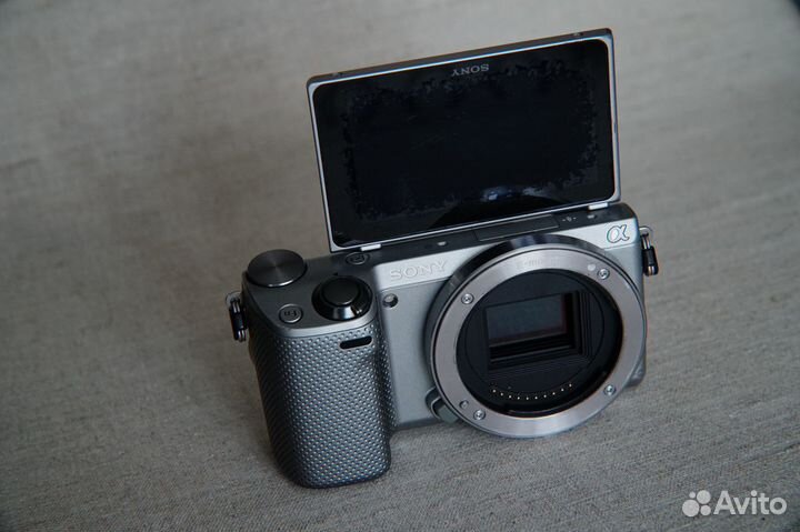 В доставке sony NEX 5R + 18-55 (пробег 20k)