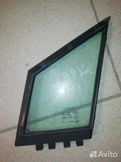 Форточка двери передняя правая Toyota Corolla