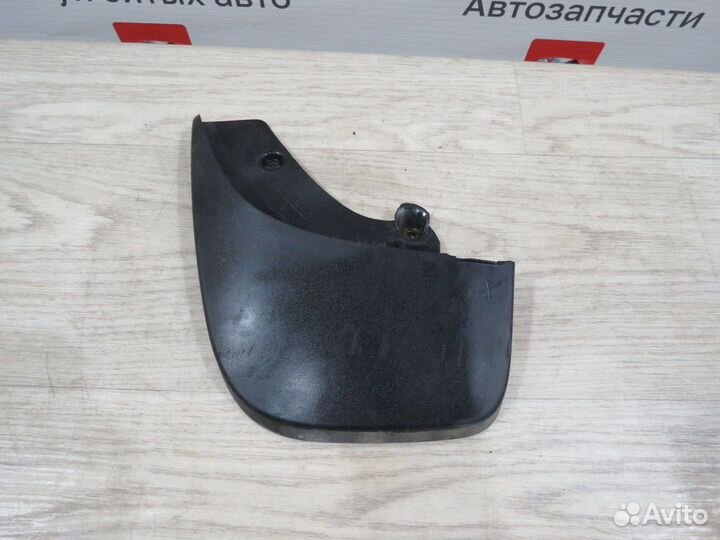 Брызговик задний левый Renault Sandero 2