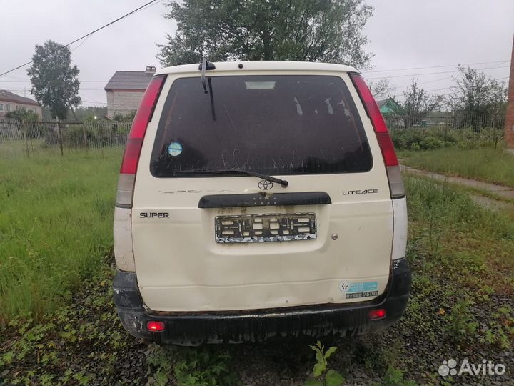 Toyota Lite Ace 1.8 AT, 2000, битый, 110 000 км