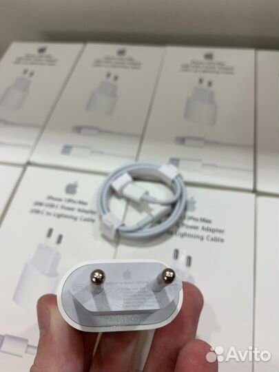 Быстрая зарядка для iPhone 20W