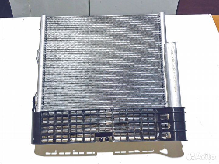 Радиатор кондиционера в сборе с вентилятором (конд