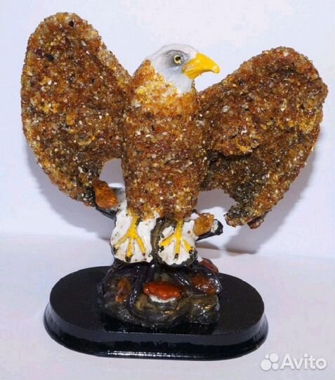 Статуэтка Орёл в натуральном янтаре.Ручная работа