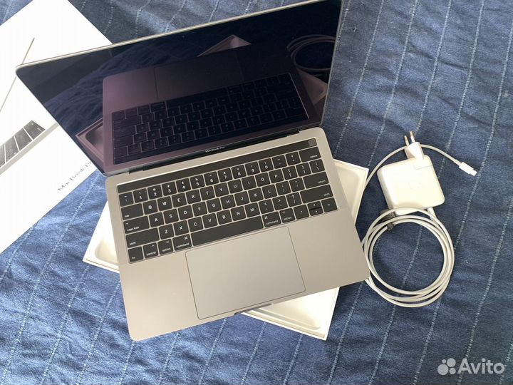 Apple Macbook Pro 13 256 touchbar, 4 порт 104 цикл