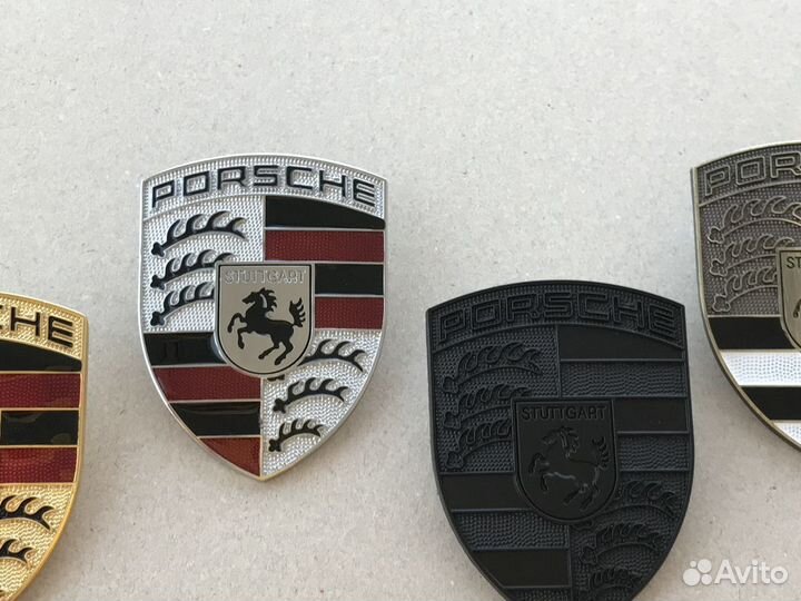 Эмблема на капот Porsche оригинальная stuttgart