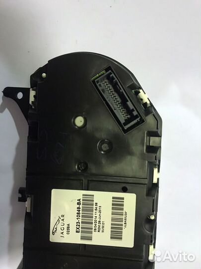 Панель приборов Jaguar XF