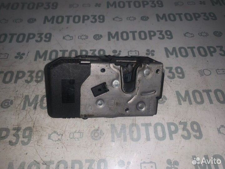 Замок двери передний левый Renault Trafic 2.5 TD