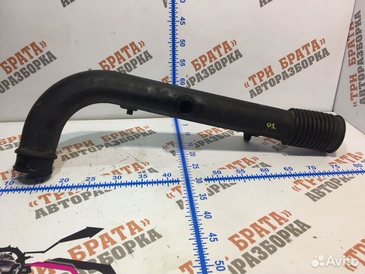 Мерседес Вито Патрубок на воздушный фильтр