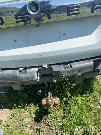 Переднее левая стекло renault duster