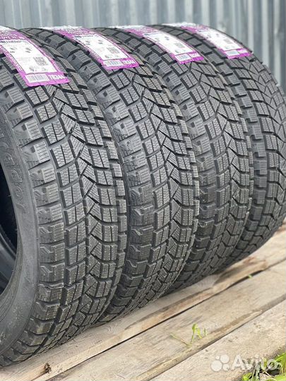 Tourador Winter Pro TSU1 275/40 R21 и 315/35 R21 107T