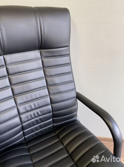 Компьютерное кресло новое