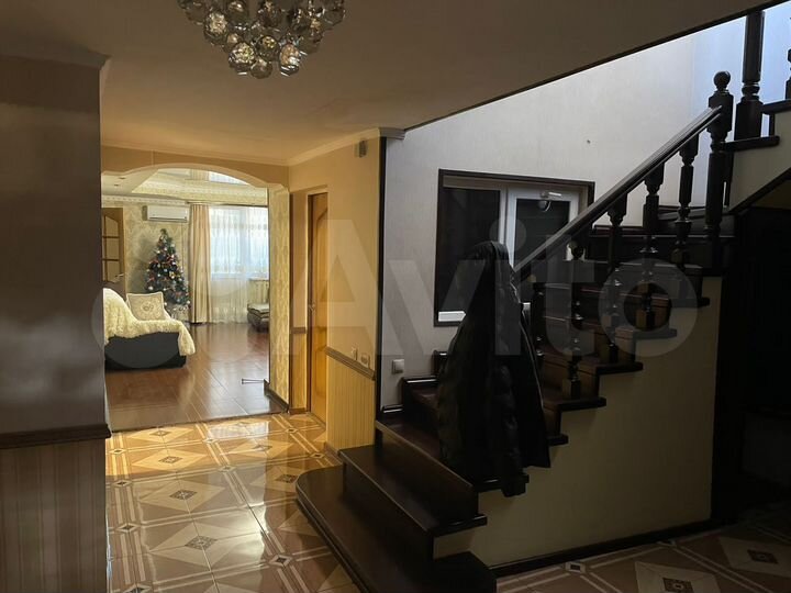 Дом 226 м² на участке 4,5 сот.