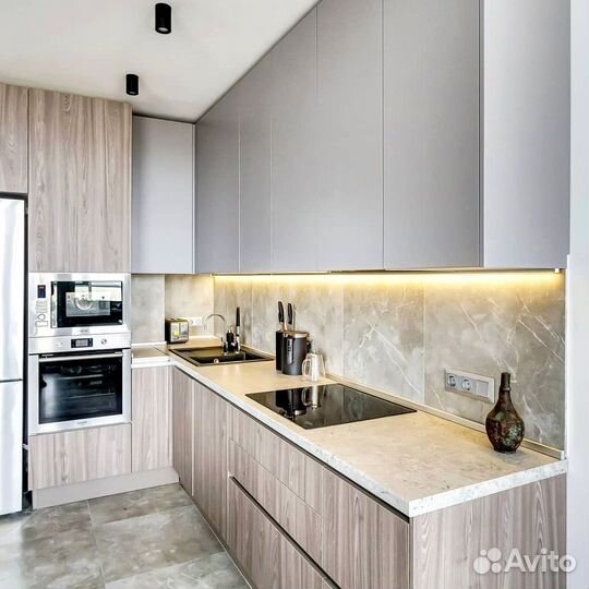 Угловой кухонный гарнитур современный