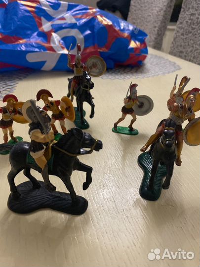 Пластмассовые крашеные солдатики