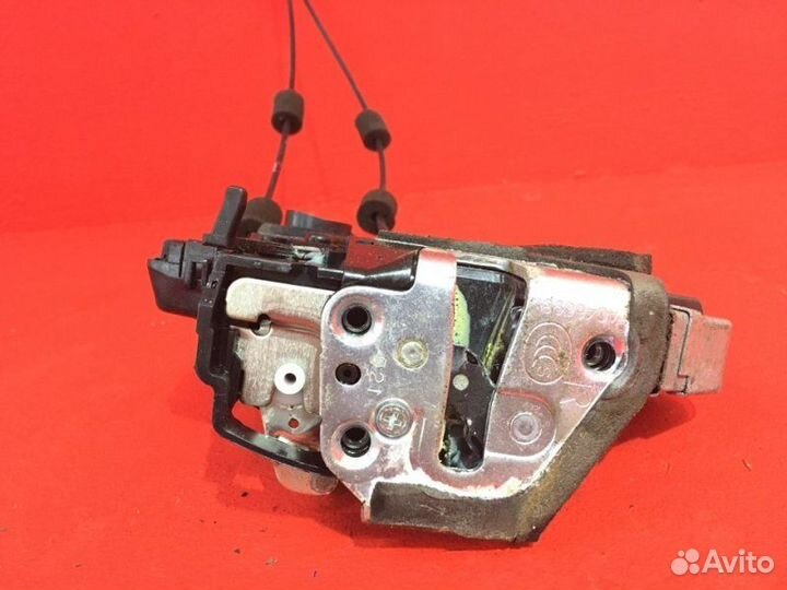 Замок двери задний правый Toyota Rav4 3 1AZ 2008