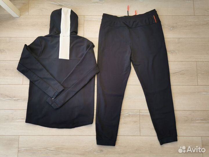 Спортивный костюм EA7