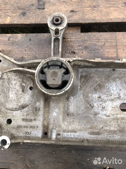 Подрамник передний VAG 1K0 199 369 F