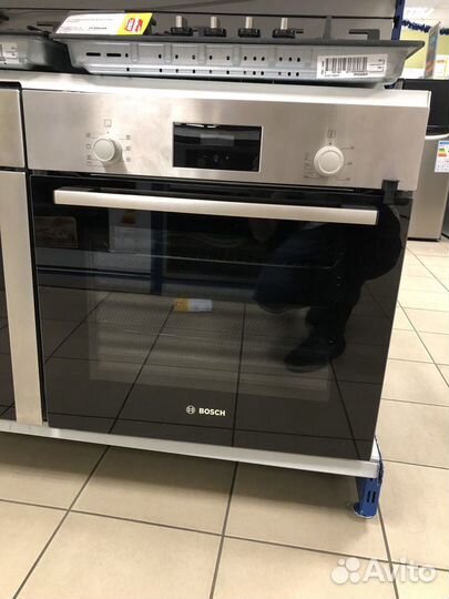 Духовой шкаф Bosch hbf113br0s
