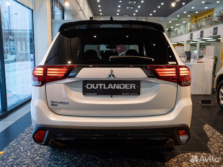 Mitsubishi Outlander 2.0 CVT, 2022